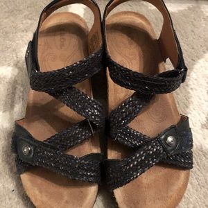 Taos footwear Trulie Sandals